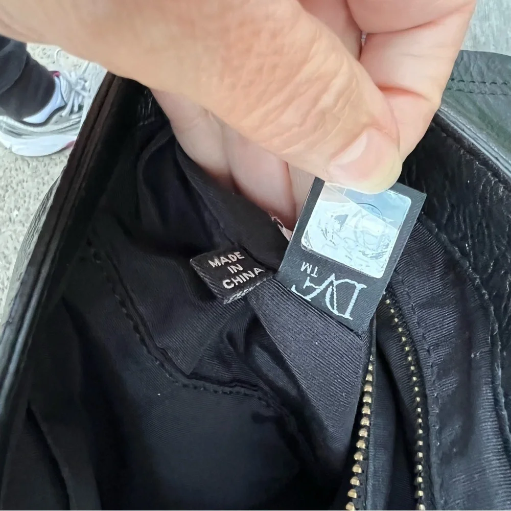 Diane Von Furstenberg Black Leather Shoulder Bag